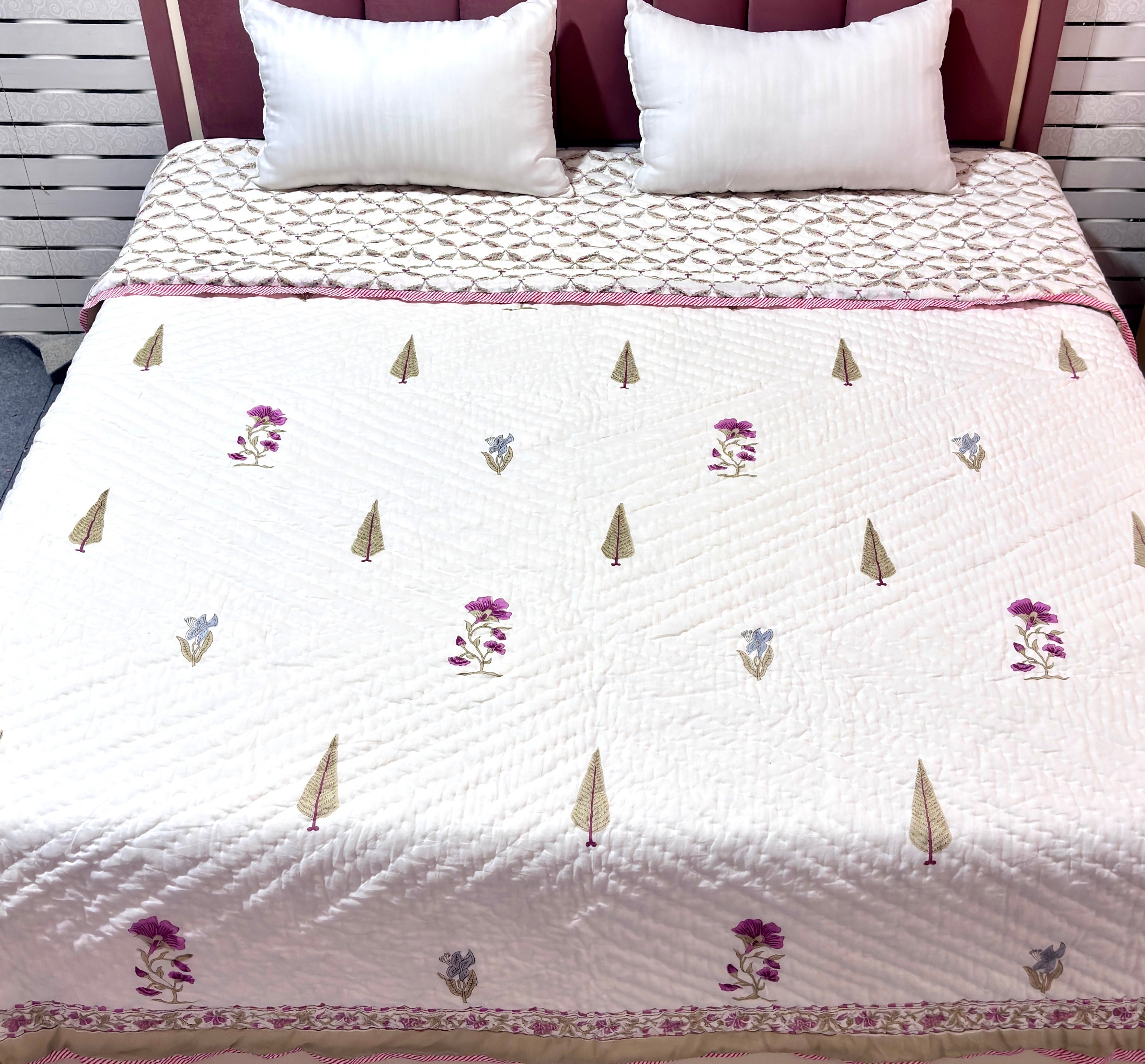 White Floral Cotton Quilt Queen Size | Printed Geometric Botanical Quilted Bedspread | Soft Lightweight Indian Cotton Bed Cover for Bedroom Decor