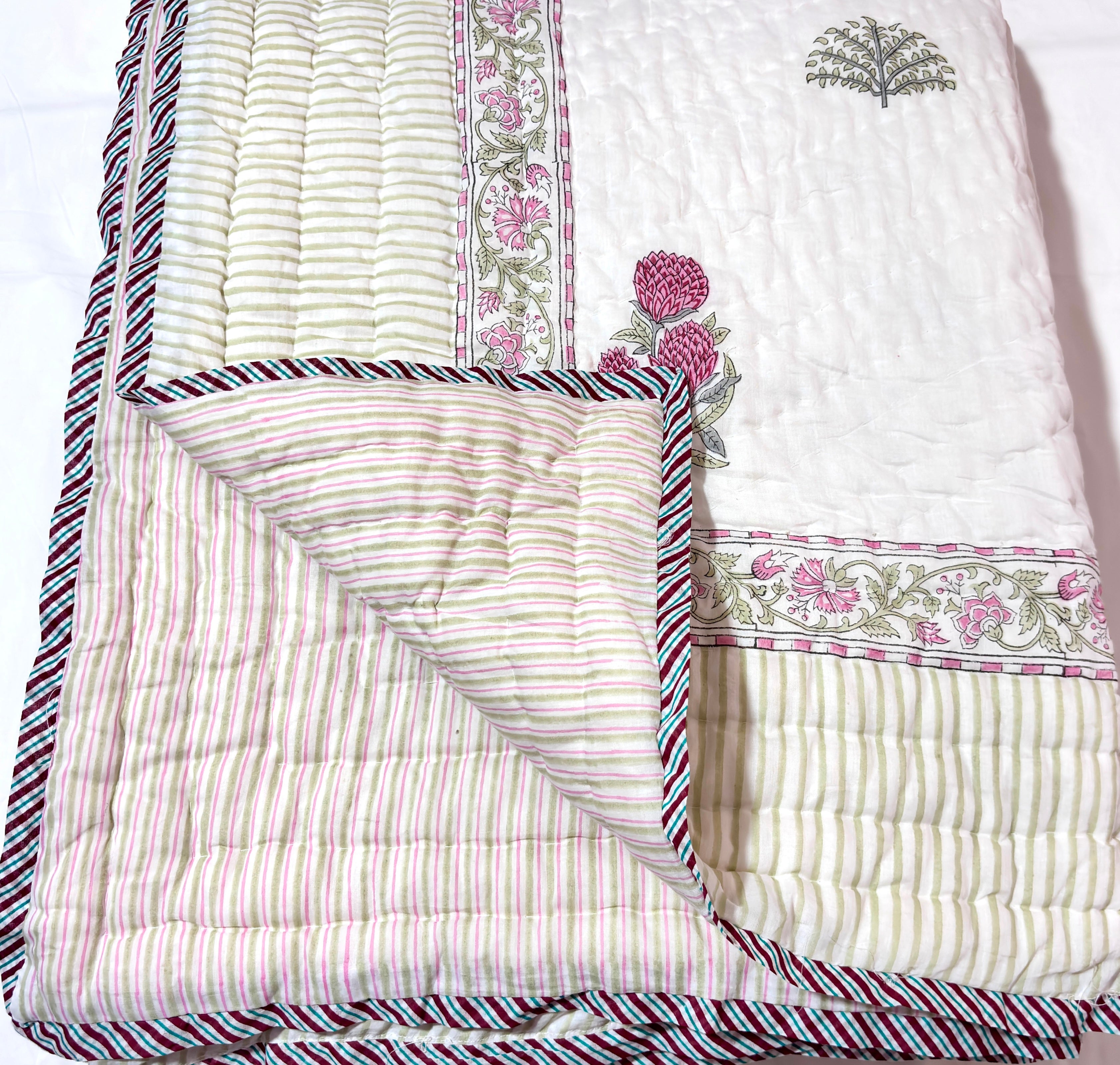 White Floral Cotton Quilt  Queen Size | Printed Botanical Quilted Bedspread | Soft Lightweight Bed Cover for Bedroom Decor